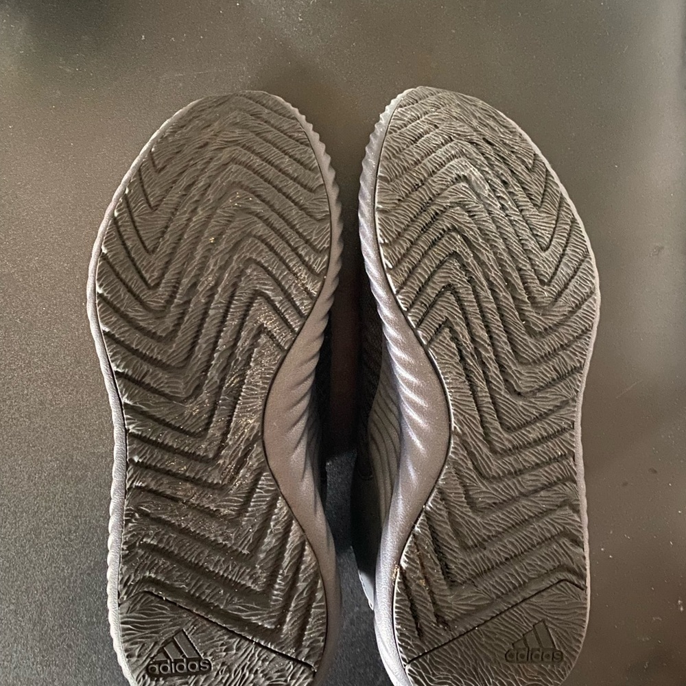 Adidas Alphabounce - Picture 3 of 5